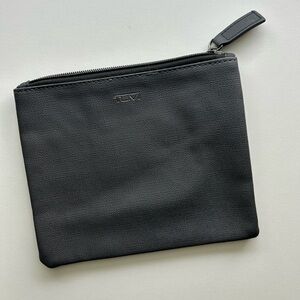 TUMI gray travel makeup accessories zipper bag